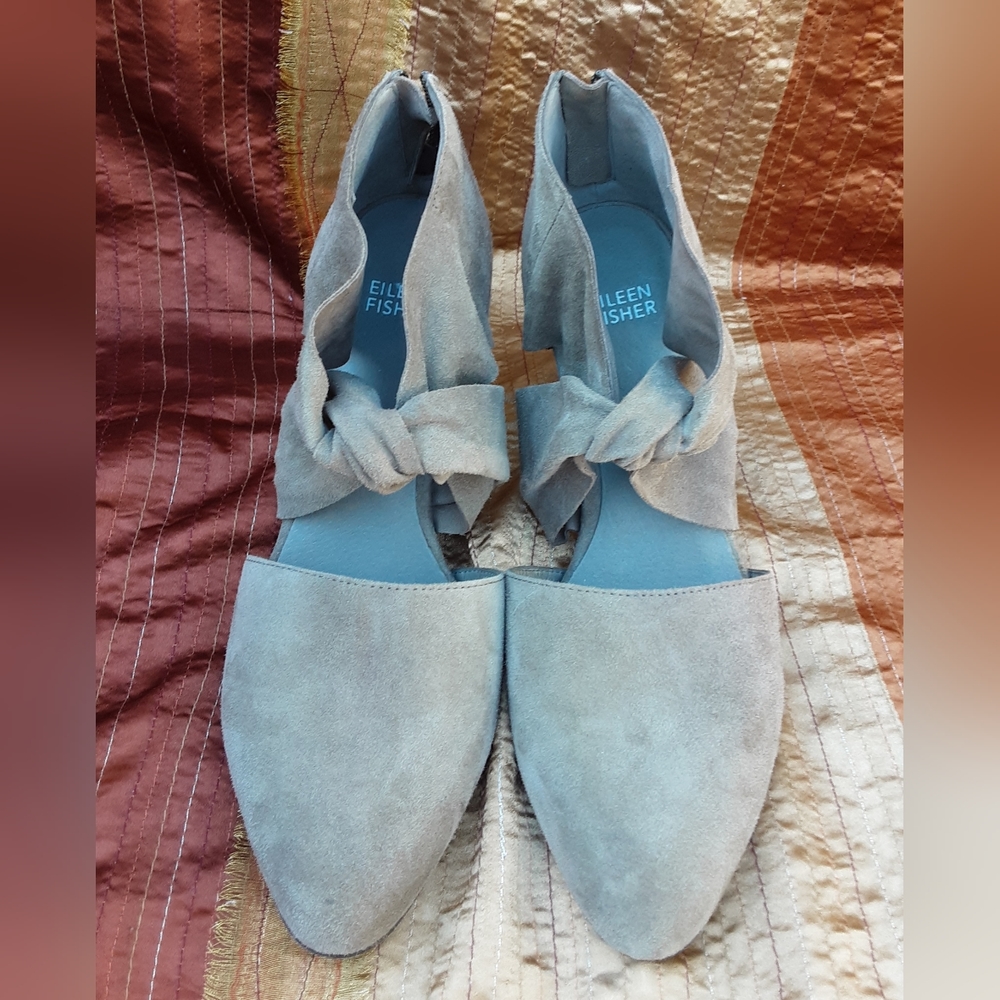 Eileen Fisher Taupe Suede Knot-Accent Wedge Heels - Picture 7 of 15
